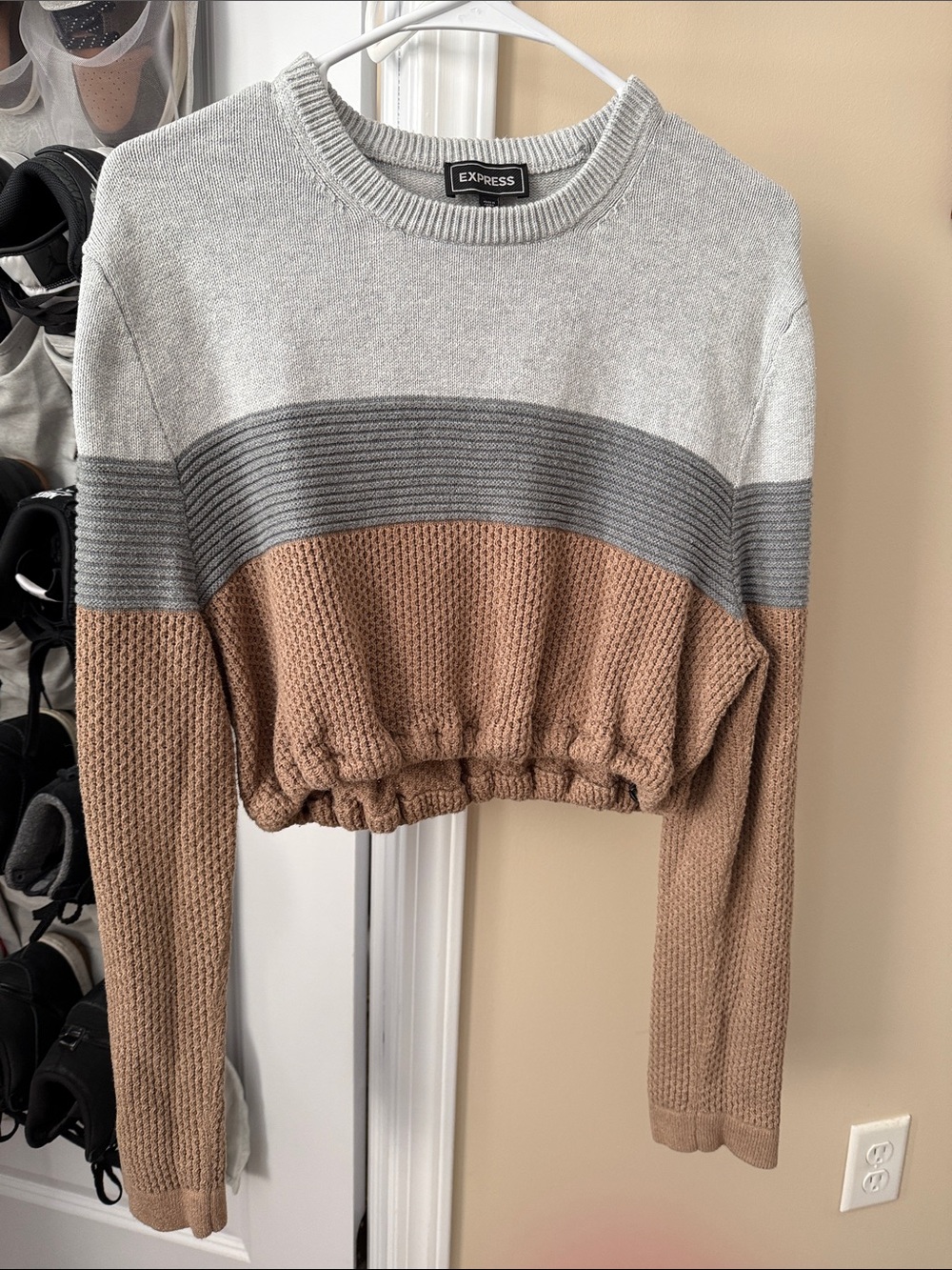 Express Colorblock Cropped Sweater in Light Gray, Gray, Brown
